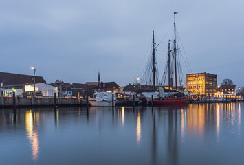Fototapeta na wymiar Morgensstimmung am Hafen in Eckernförde 
