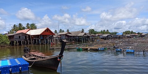 Fototapeta na wymiar floating village