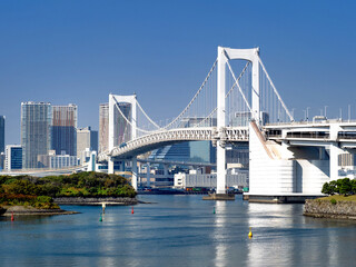 Fototapeta na wymiar 東京都　レインボーブリッジと東京港