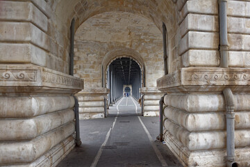  View of the Bir-Hakeim bridge. Pedestrians are moving along the bridge