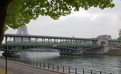  View of Bir-Hakeim Bridge from President Kenedi Avenue
