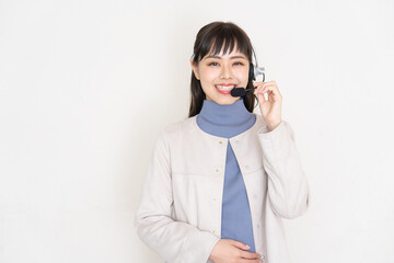 ヘッドセットを着用した女性