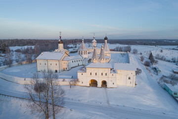 Obraz premium Ferapontov Belozersky Bogoroditse-Rozhdestvenskiy monastery on a frosty December day (aerial photography). Vologda region, Russia