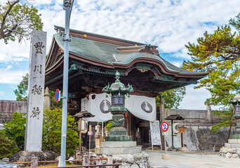 豊川稲荷　山門