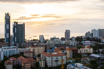 Fototapeta na wymiar the cityscape of Pattaya in the evening Thailand Asia