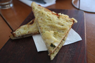 homemade garlic bread 