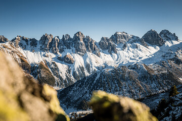 Gebirgskette in den Alpen im Winter