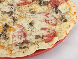 California pizza with a diameter of 28 cm.