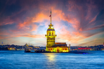 Obraz premium Maiden's Tower in istanbul, Turkey (KIZ KULESI - USKUDAR)