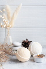 Spa composition with bath bombs