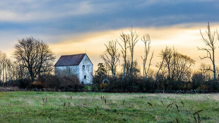 Obraz premium old abandoned church