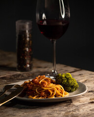 spaghetti with tomato sauce