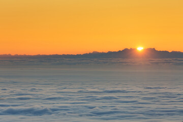 Lever de soleil et brouillard sur les Vosges