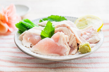 湯引き鶏のさしみ