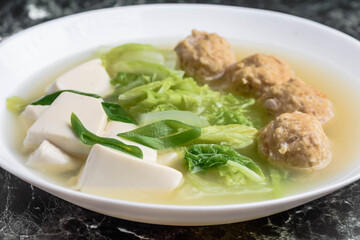 白菜と鶏団子のスープ