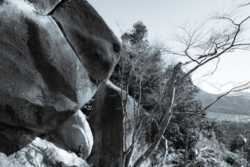 巨岩のある風景