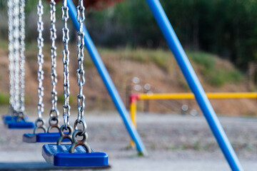 公園の寂しいブランコ2