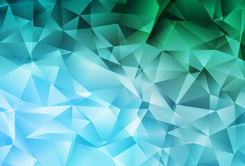 Fototapeta premium Light Green vector shining triangular layout.