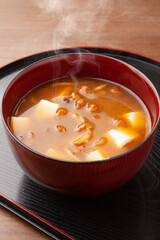 なめこと豆腐の味噌汁