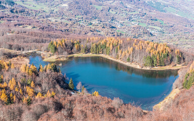 Fototapeta premium Calamone Lake or Ventasso Lake, Italy
