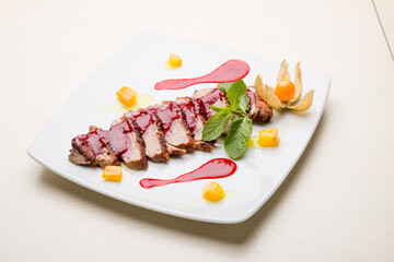 duck cooked in raspberry sauce