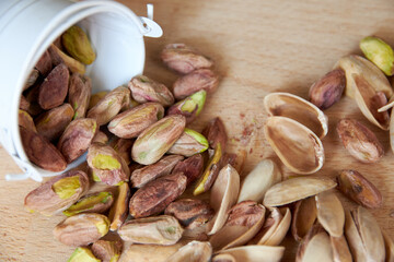 handful of whole and peeled pistachios