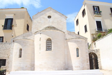 Fototapeta na wymiar Ancient cathedral in old part of Bari, Italy