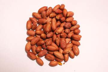 薄皮付きピーナッツ