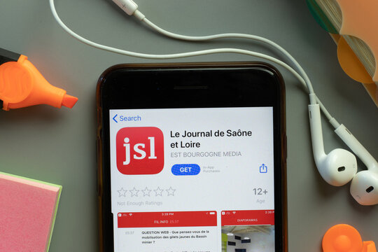 New York, USA - 1 December 2020: jsl Le Journal de Saone et Loire mobile app icon on phone screen top view, Illustrative Editorial