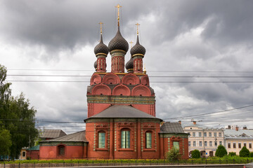 Fototapeta na wymiar Church of the Epiphany, Yaroslavl. Gold ring of Russia