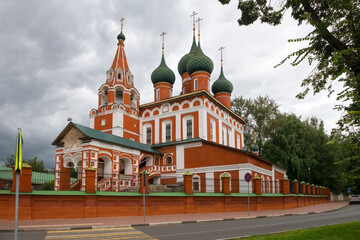 Fototapeta na wymiar Garrison Church of the Archangel Michael on a cloudy August day. Yaroslavl, Golden Ring of Russia