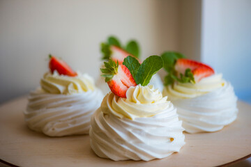 strawberry meringue mousse cake