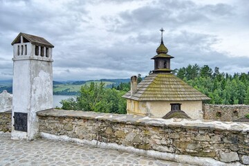 Zamek Pieniny w Niedzicy nad Jeziorem Czorsztyńskim