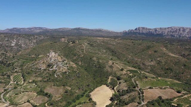 pays cathares dans l'Aude et ch&acirc;teau d'Aguilar