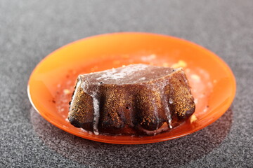 Sweet yeast cake