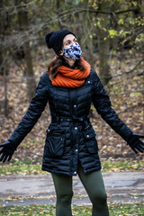 Fototapeta premium Chica en el parque