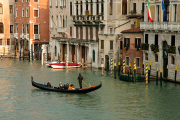 Fototapeta na wymiar Gondola on Venetian canal