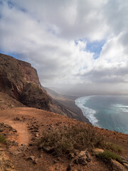 Blick auf die Famara-Bucht vom Famara-Kliff auf Lanzarote