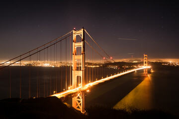 Fototapeta na wymiar Golden Gate Bridge at night