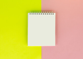 White blank paper desk spiral calendar