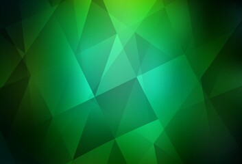Fototapeta premium Dark Green vector shining triangular background.
