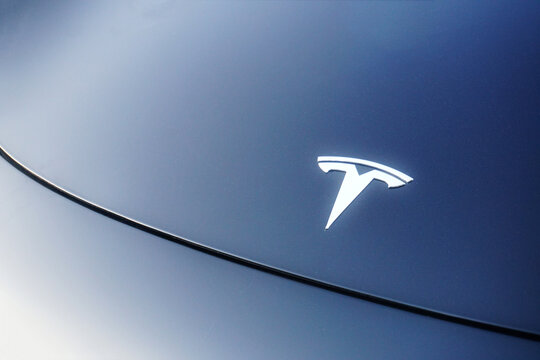Tesla car icon