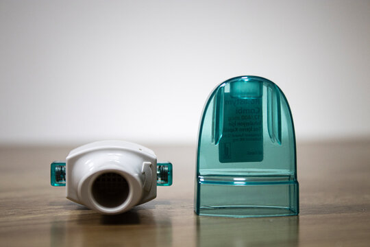 Asthma medicine equipment and asthma medicine cover