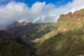 Fototapeta na wymiar Viewpoint of Masca in the mountains of Tenerife (Spain)