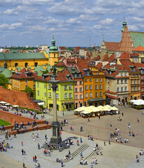 Old Town in Warsaw, tourists on the Castle Square, Old Town in Warsaw is UNESCO World Heritage...