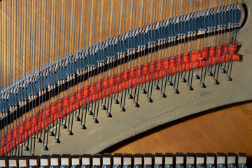 Details von Saiten eines Klaviers