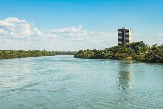 Parana&iacute;ba River at the Border of Goi&aacute;s and Minas Gerais with Itumbiara City in the Background