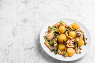 栗と鶏肉のオイスターソース炒め