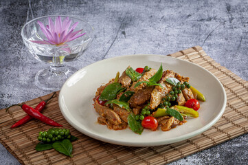 The Famous Thai Menu , Spicy roast duck
