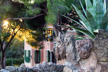 Typisches mediterranes Landhaus mit Aloe Vera perfektes Foto als Hintergrund 